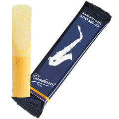 Vandoren Traditional Alto Sax Reeds Pack of 3: Multiple Strengths