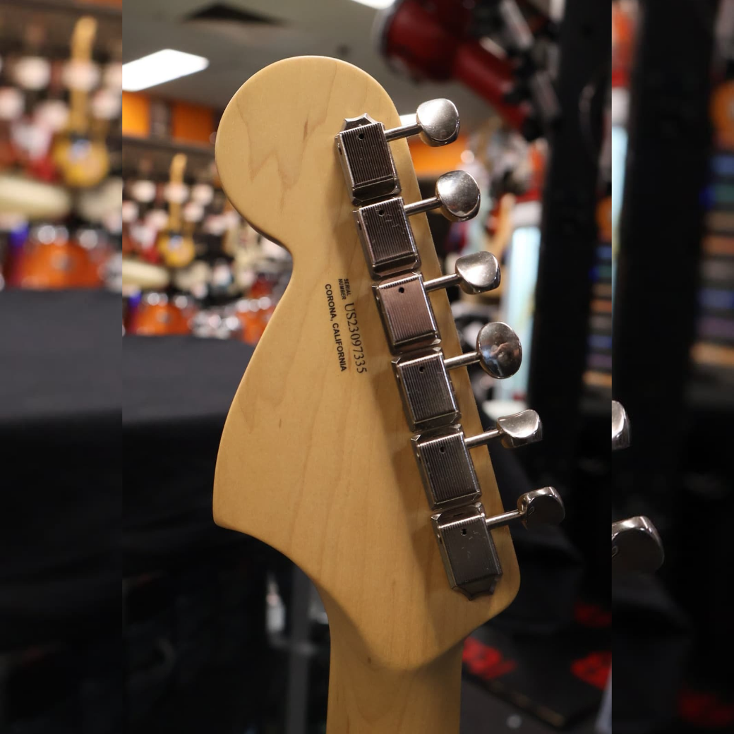 Fender American Performer Mustang 3-Tone-Sunburst with Gig Bag (Secondhand)