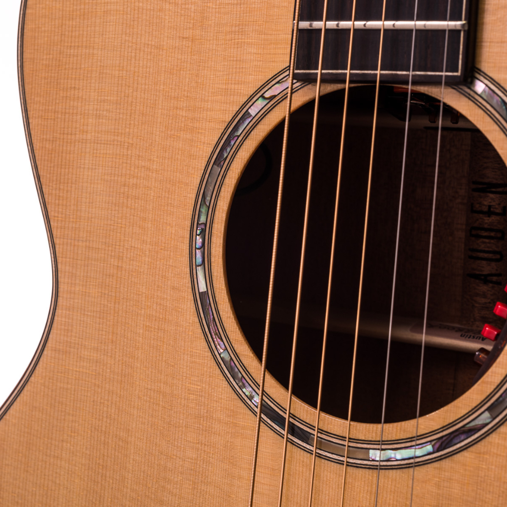 Auden Mahogany Series – Austin Spruce Grand Auditorium with Hardcase
